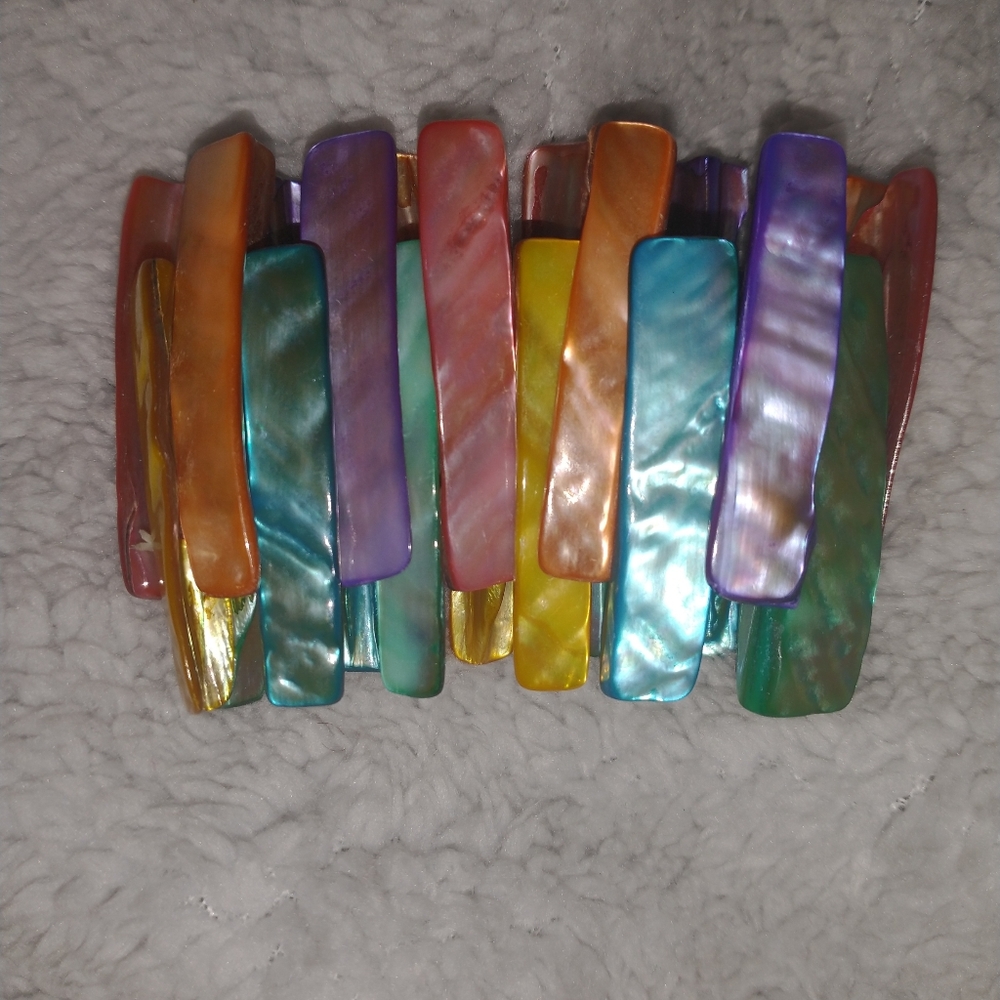 Vibrant shell/mop stretchy bracelet